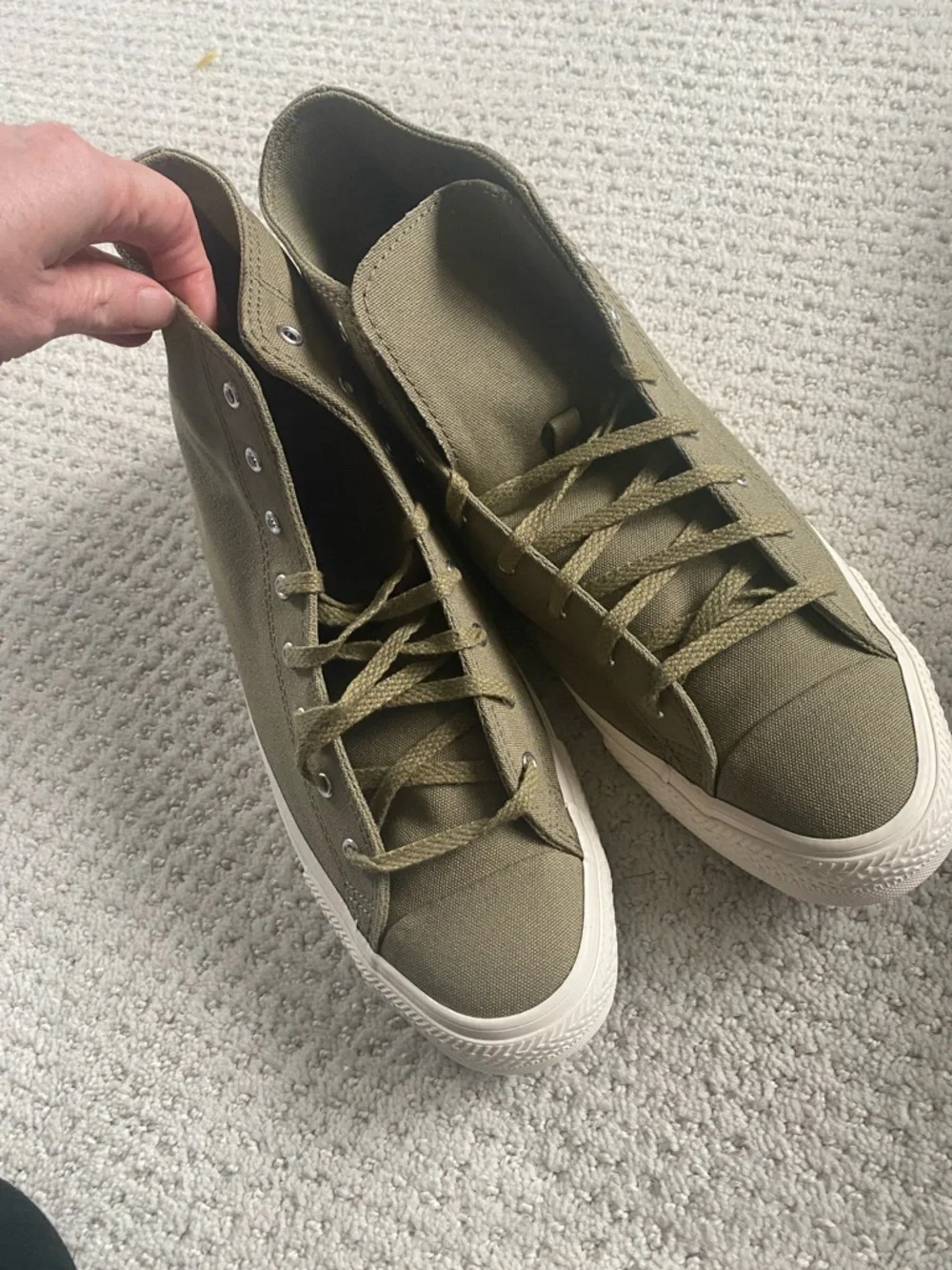 New in box Converse High Top Sneakers in Olive Canvas, size men’s 9/women’s 11 - Picture 4 of 6